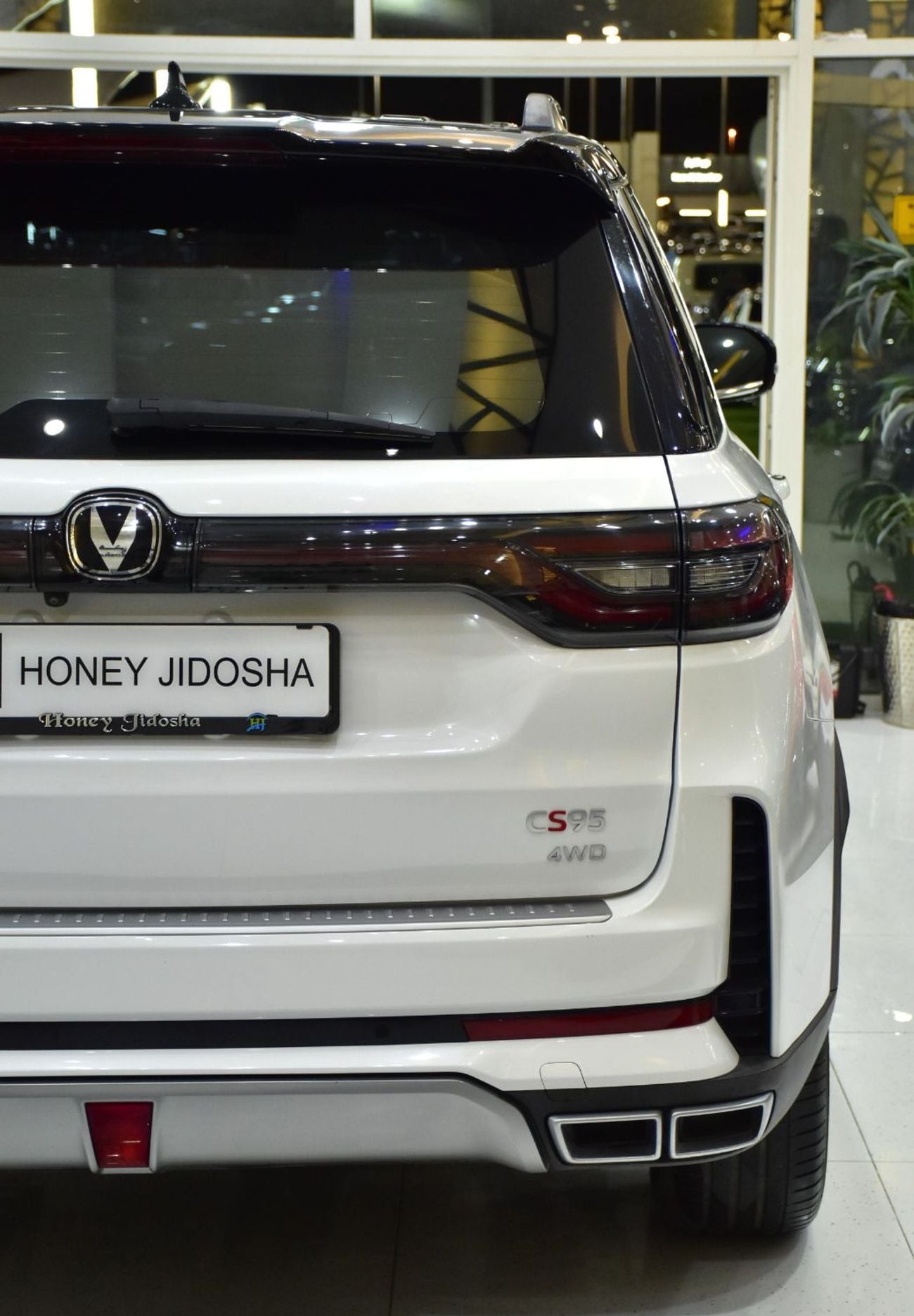 تشنجان CS95 EXCELLENT DEAL for our Changan CS95 4WD ( 2025 Model ) in White Color GCC Specs