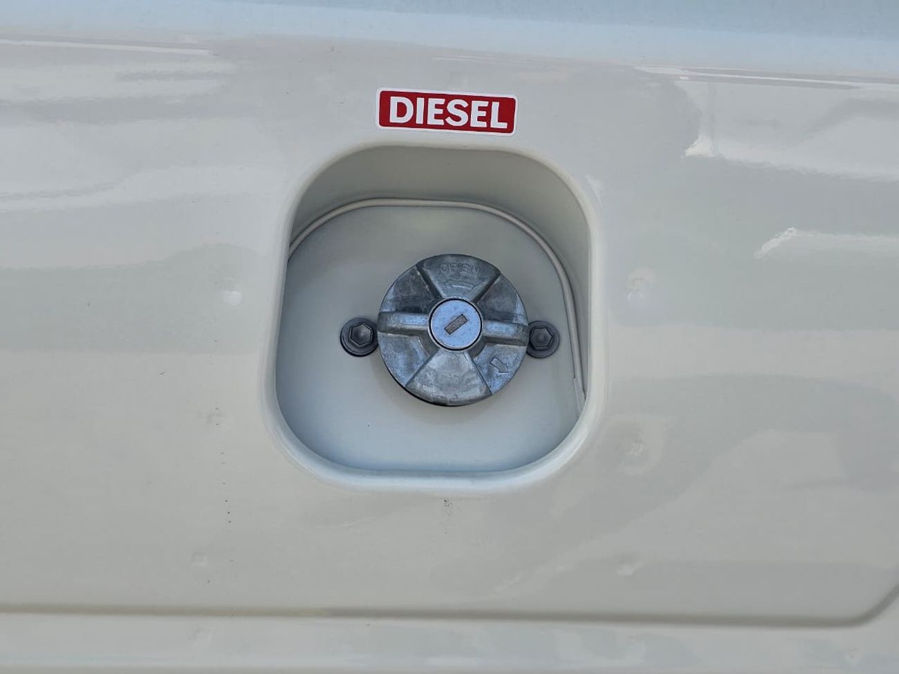 Toyota Land Cruiser Pick Up DC 4.2L DIESEL MANUAL TRANSMISSION ( FOR RE-EXPORT ONLY )