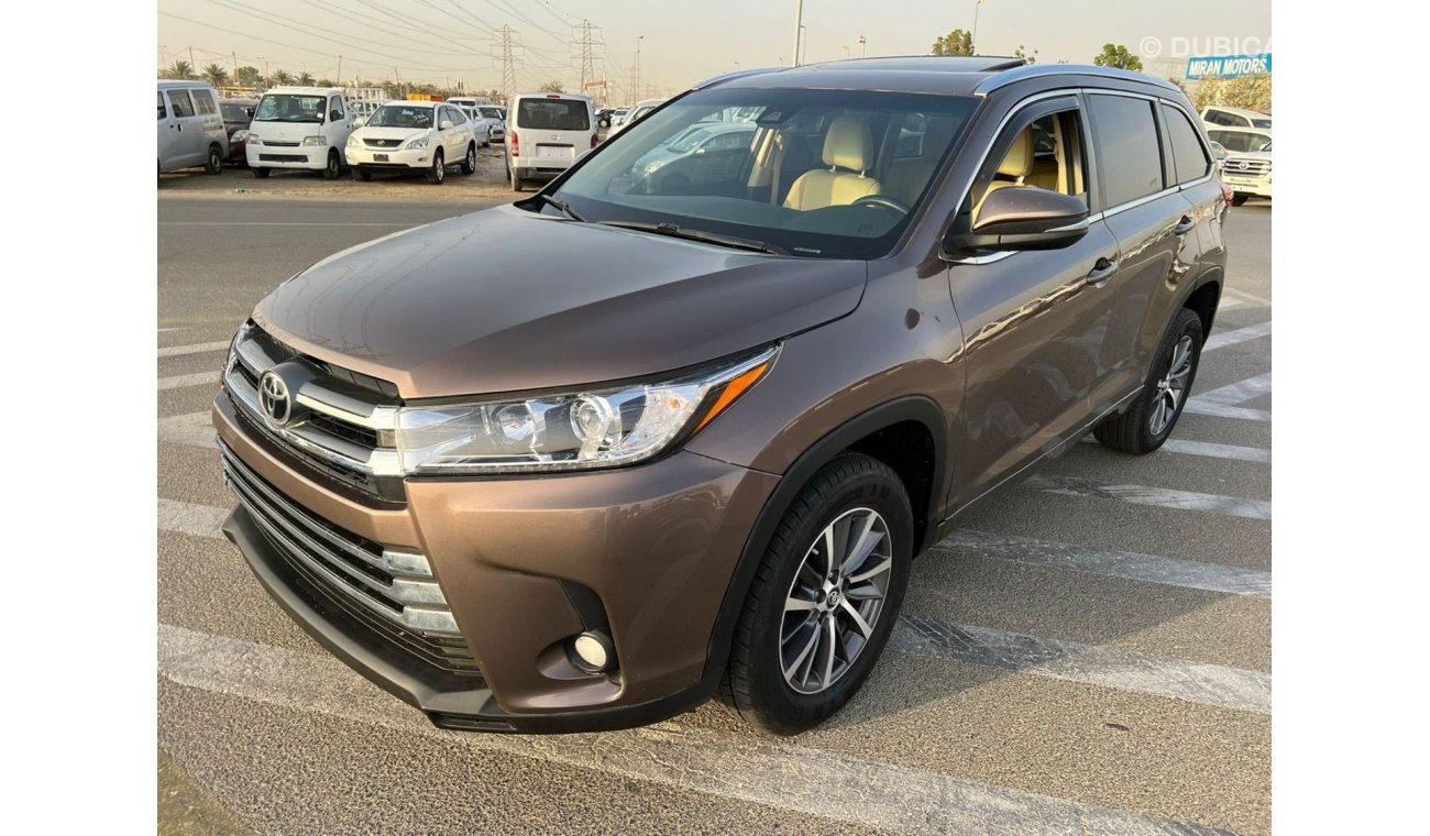 تويوتا هايلاندر 2017 Toyota Highlander XLE Full Option  - Rare Brown Color