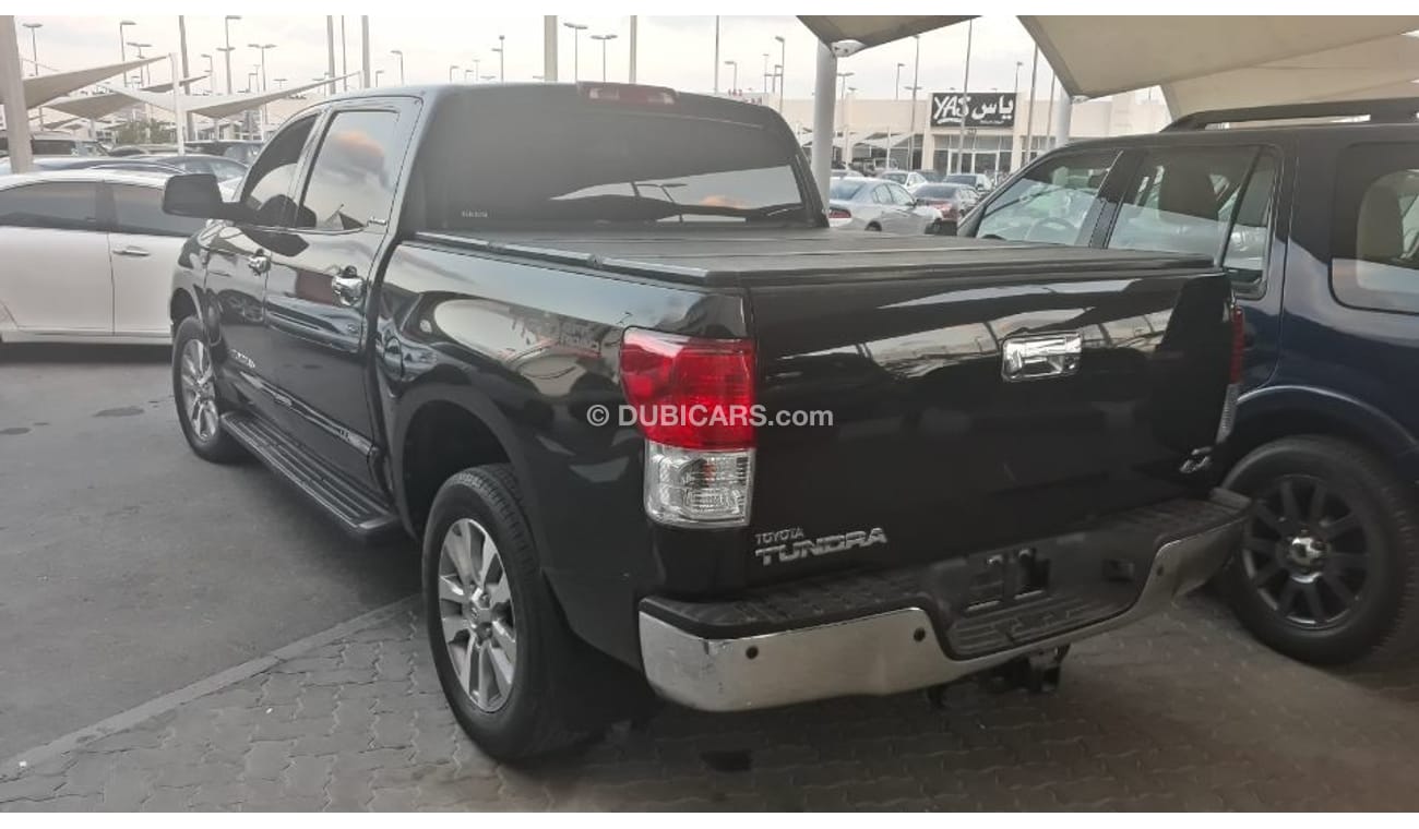 Toyota Tundra 2011 American specs Double 4x4 Full options Sunroof DVD camera Leather interiors