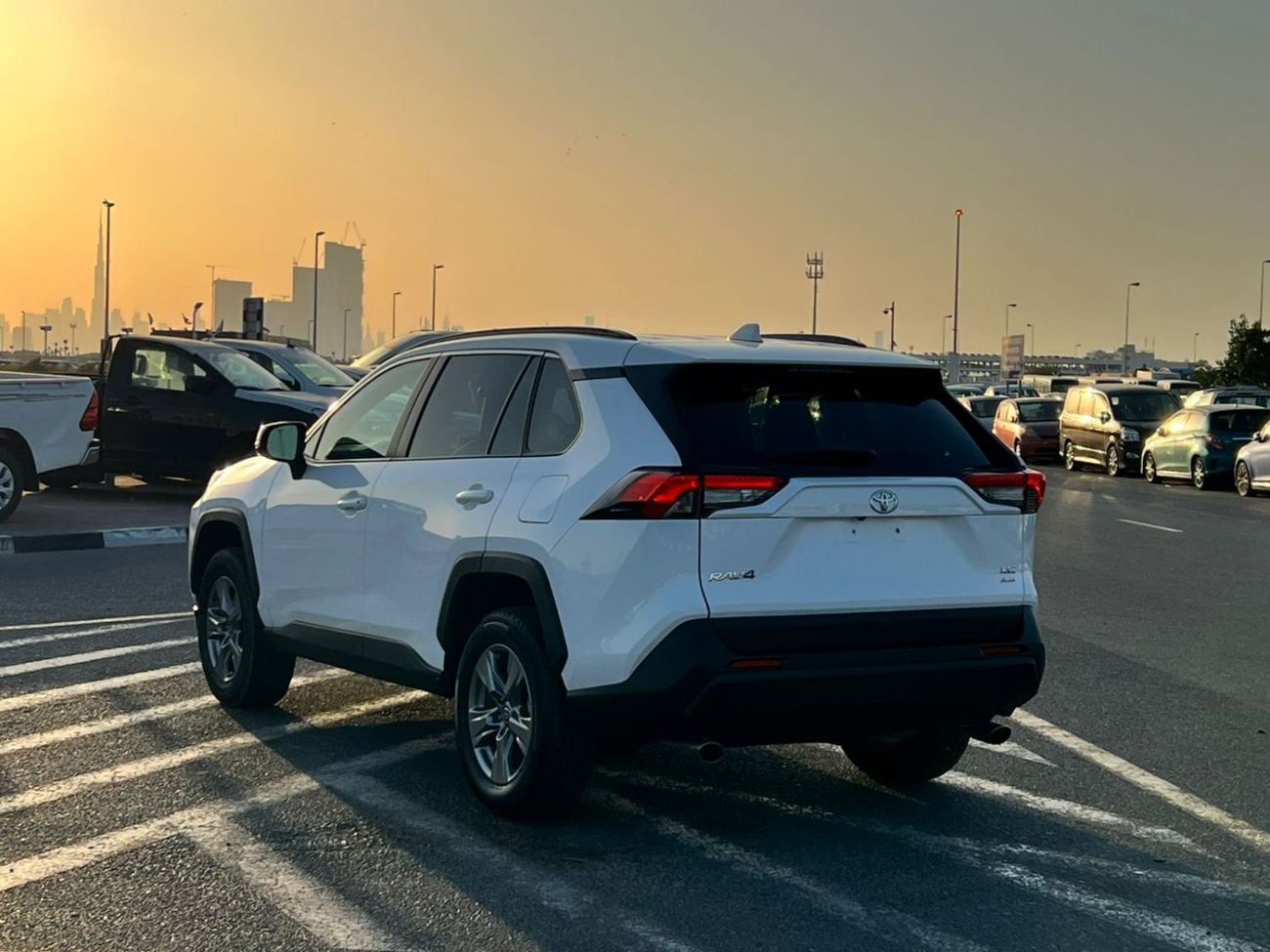 Toyota RAV4 2025 Toyota Rav4 XLE Full Option 2.5L V4 - Rear Camera  - Leather Seat - AWD 4x4 - Push Start