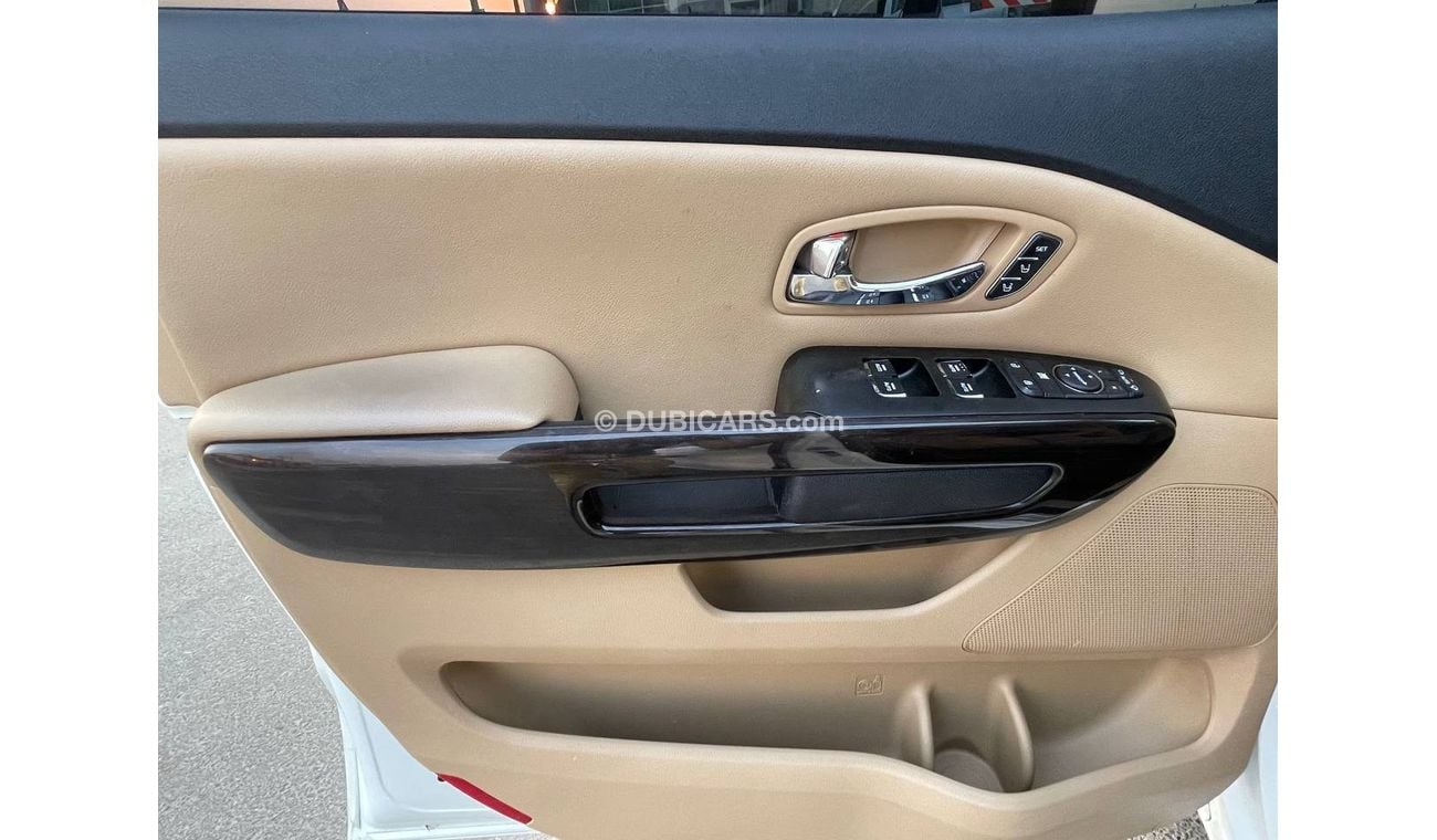 كيا كارنيفال كيا كرنفال 2016 خليجي فل أوبشن بحالة ممتازة بدون حوادث