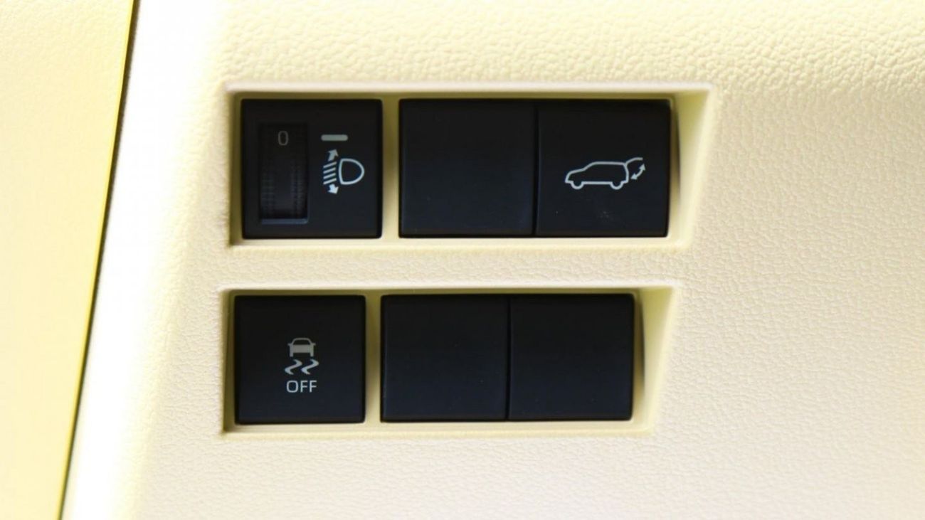 Toyota Land Cruiser Ramadan Special - 2022 | LC 300 3.3L V6 - TWIN TURBO DIESEL GXR-V 4WD HIGH OPTION 70TH ANNIVERSARY E