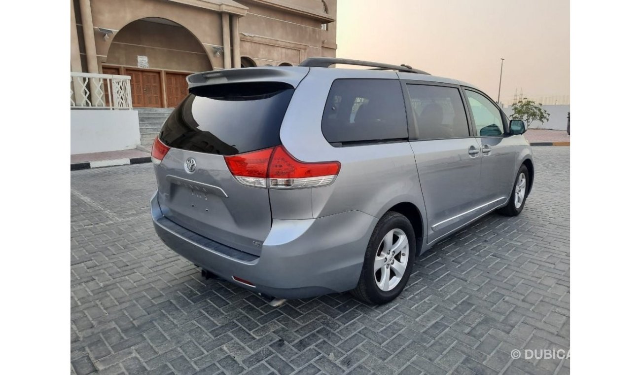 تويوتا سيينا 2013 TOYOTA SIENNA