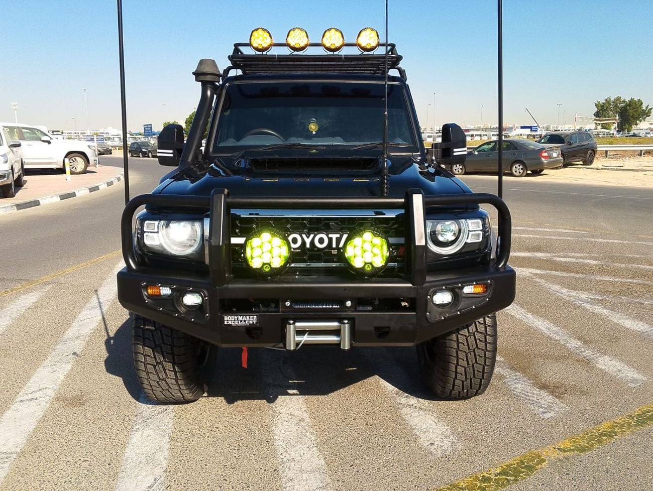 تويوتا لاند كروزر بيك آب GXL RHD 1VD-FTV 4.5L V8 Diesel Engine Manual Gear 4WD Double Cabin 4 Doors 5 Seats