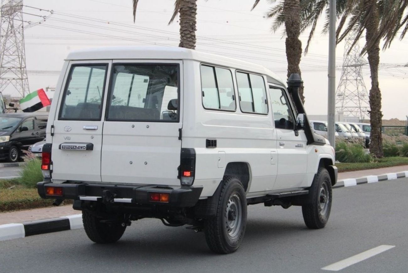 Toyota Land Cruiser 70 TOYOTA LANDCRUISER 78 4.5L V8 DIESEL 9 SEATER TROOP CARRIER MANUAL