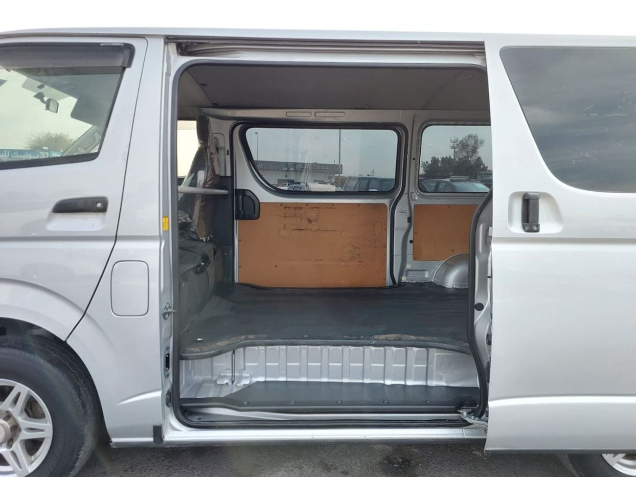 Toyota Hiace (RAMADAN OFFER) TOYOTA HIACE VAN RHD 2014 MODEL 3.0 L DIESEL AUTOMATIC(PM14281)