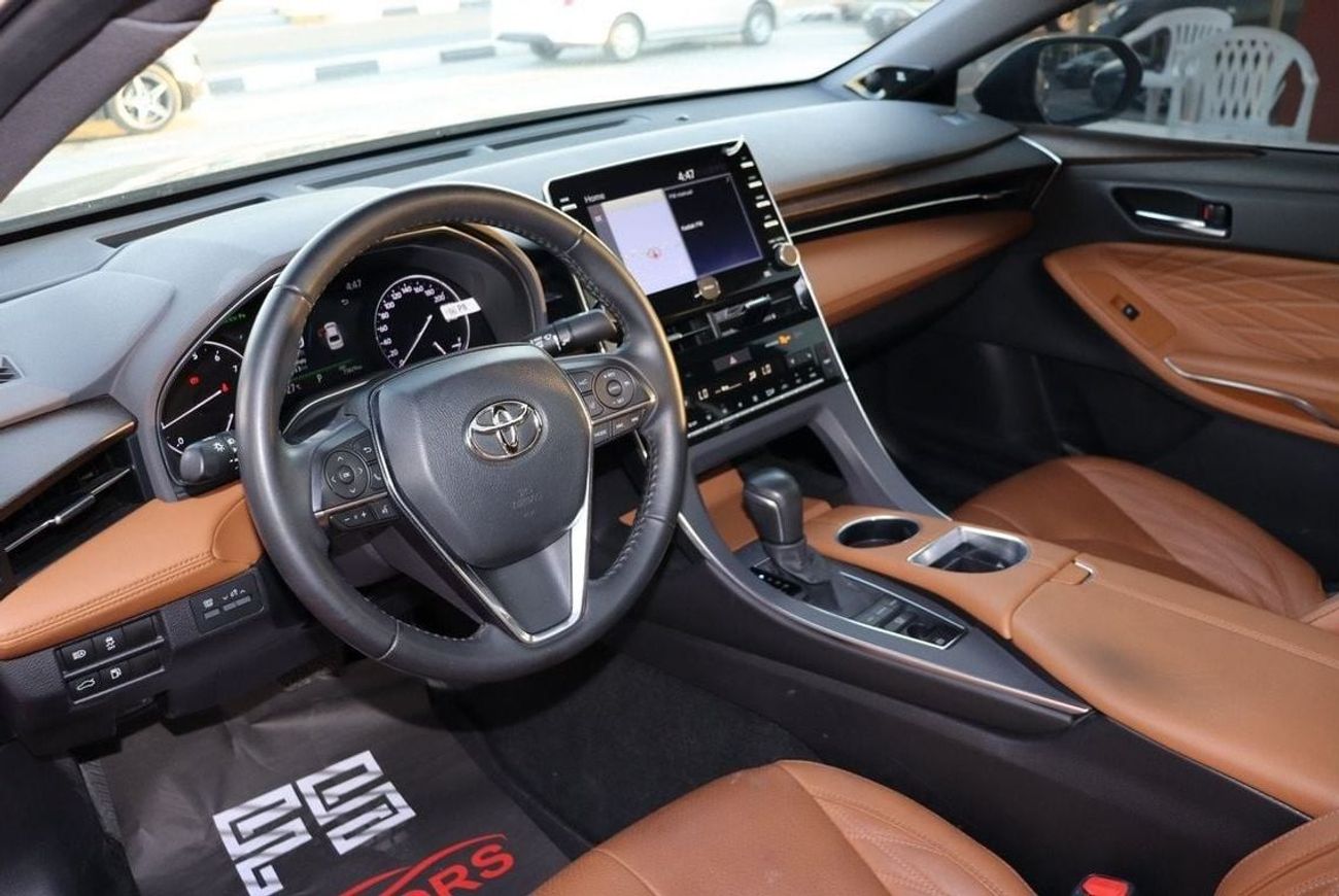 Toyota Avalon Limited 3.5L Toyota Avalon V6 / GCC / First Owner / Full / Under Warranty