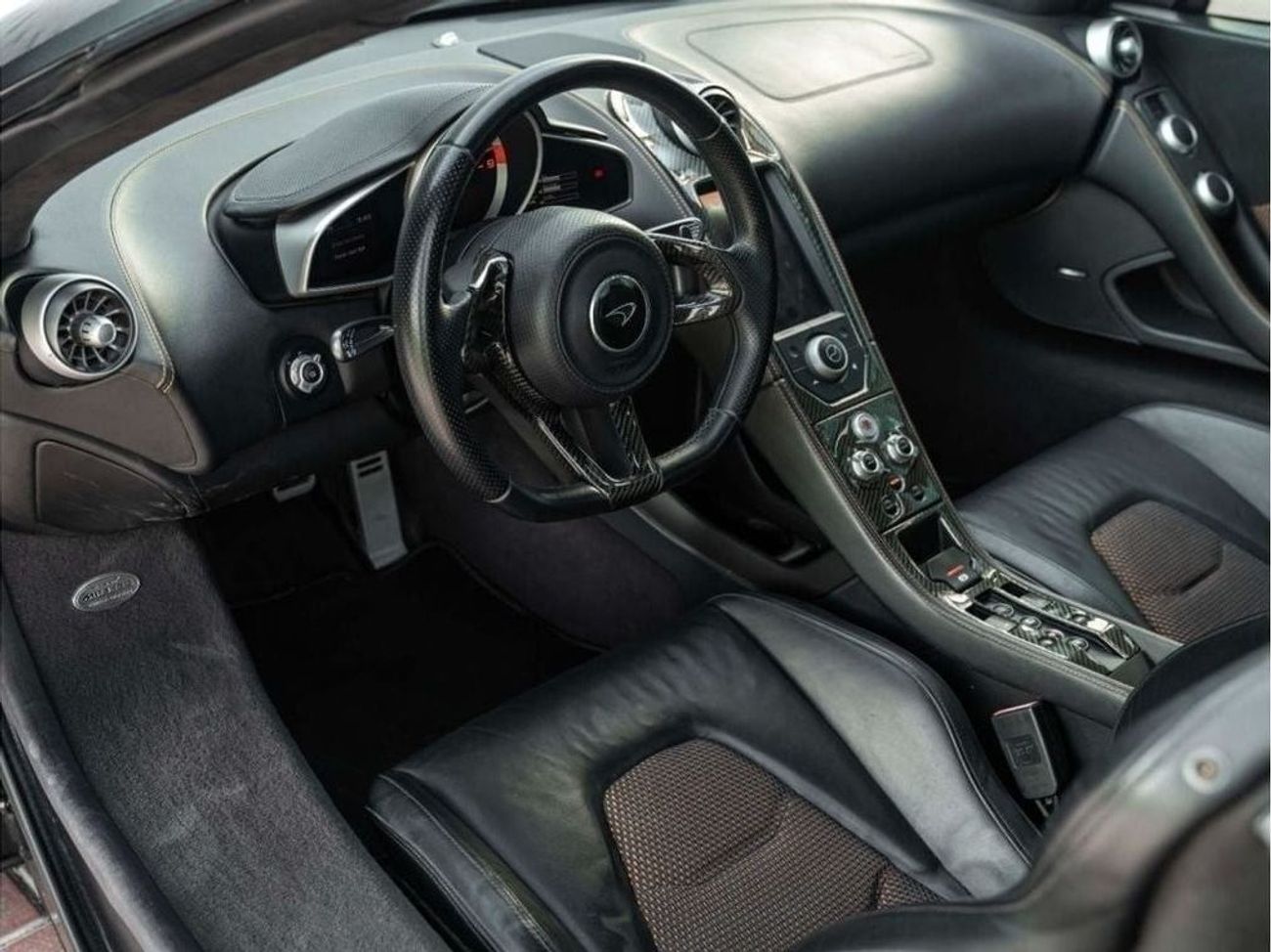 مكلارين MP4-12C CASH OFFER!!! AED 284,990 • 2013 MCLAREN MP4 12C SPIDER • EXTREMELY LOW KM • GCC SPECS • FULL SERVIC