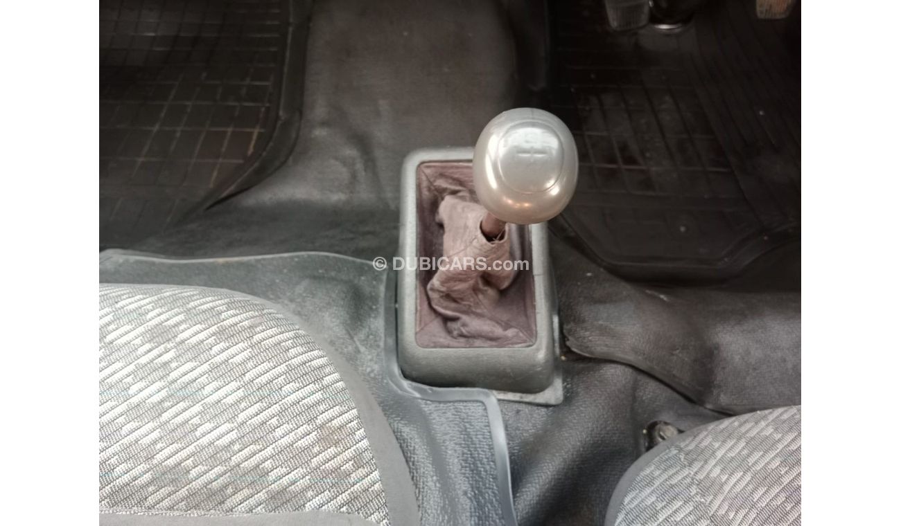 Toyota Hiace TOYOTA HIACE VAN RIGHT HAND DRIVE(PM13076)