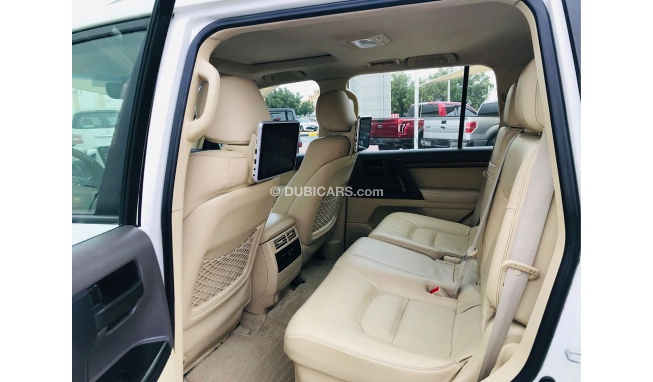 Toyota Land Cruiser GXRV6