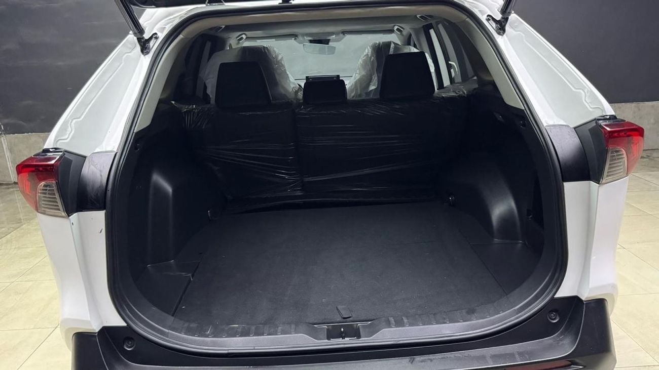 تويوتا راف ٤ XLE Full Option