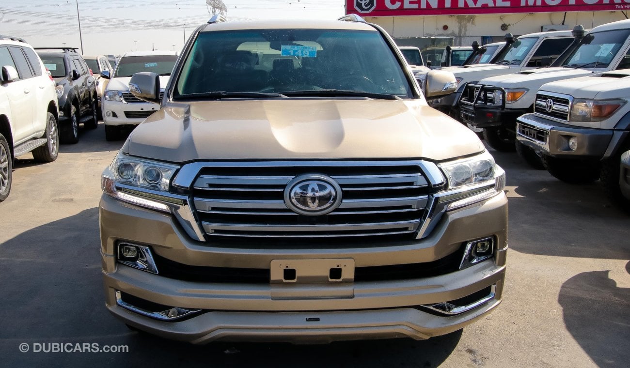 Toyota Land Cruiser GXR V8 with 2018 bodykit upgraded from interior and exterior for export only