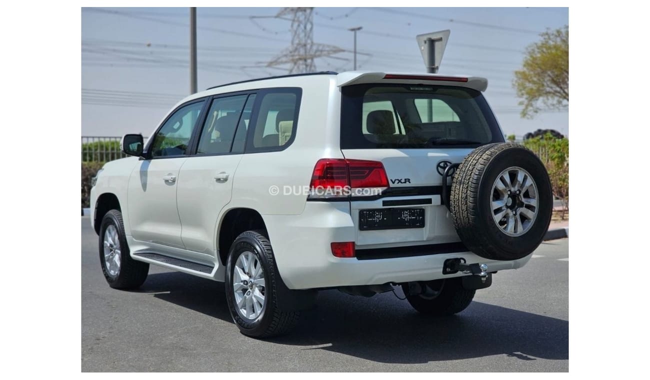 Toyota Land Cruiser TOYOTA LAND CRUISER VXR 5.7 2021 GCC WITH FOX LIFT KIT, UPGRADE EXHAUST SYSTEM ETC IN MINT CONDITION