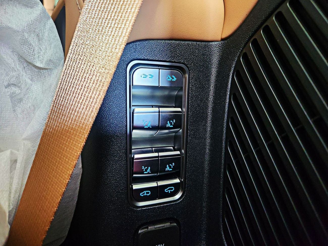 BYD Leopard 8 Smart and Brave Flagship Edition (7 Seats)