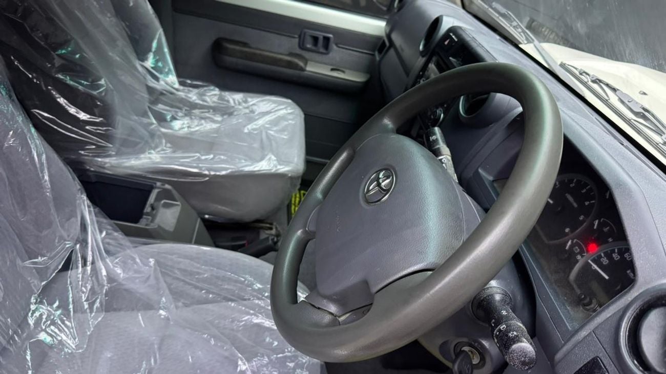 تويوتا لاند كروزر بيك آب 2024 shape ,diesel 4.5 liter ,right hand drive ,4 doors ,2019 model ,only for export available