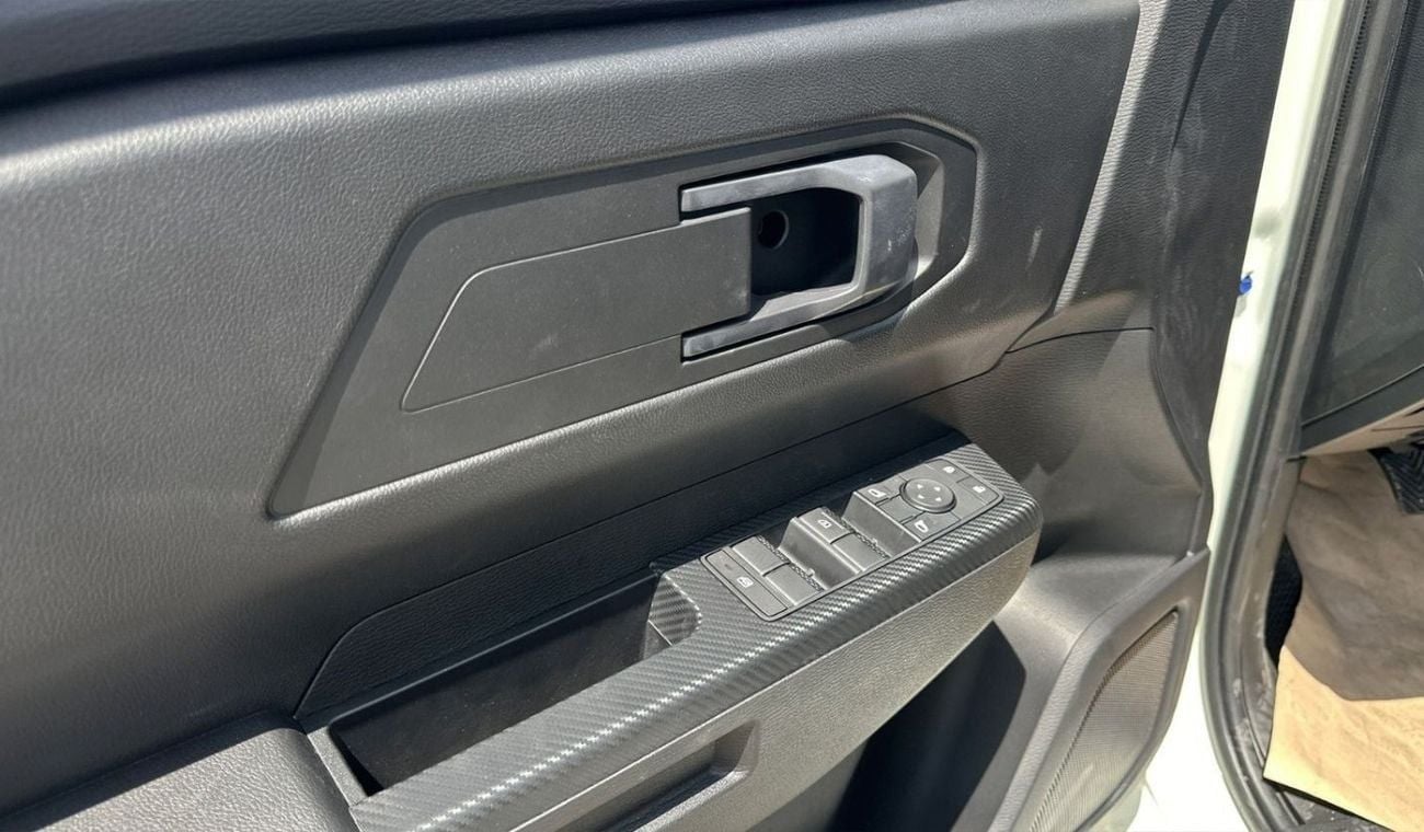 Mitsubishi L200 2.4L D DC 4WD GL New Face 5MT