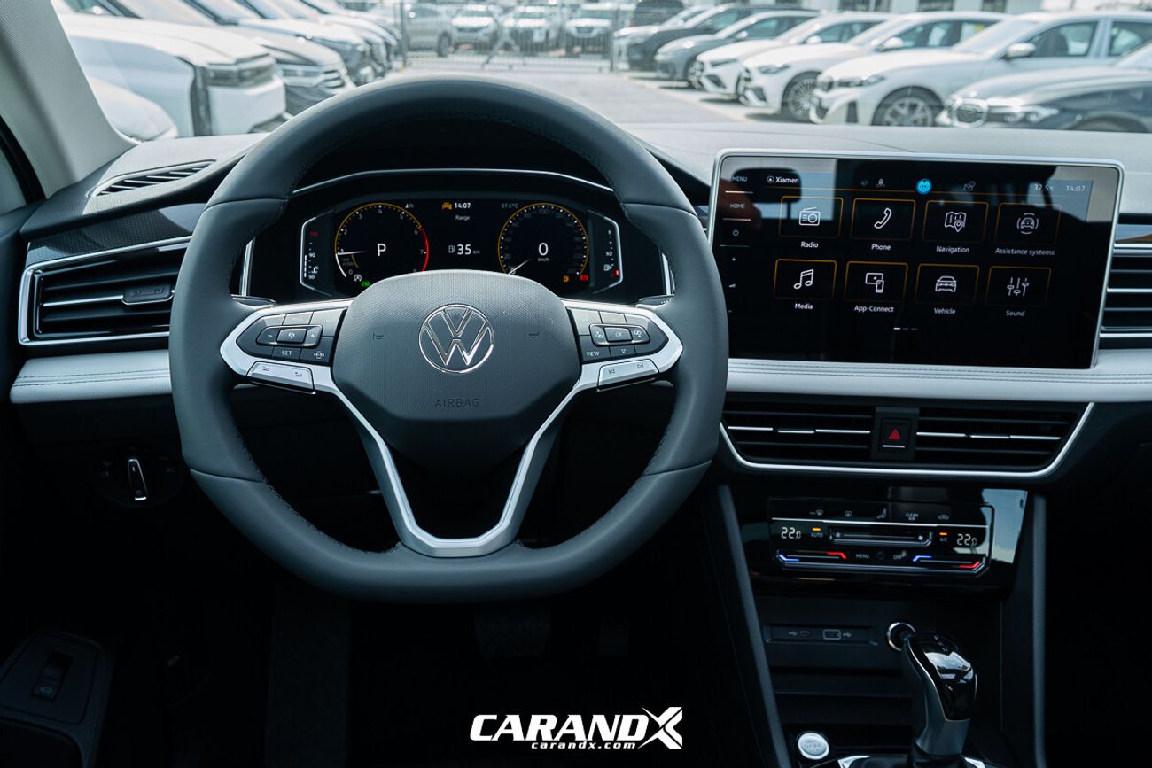 Volkswagen Tiguan Volkswagen Tiguan 300 TSI Outstanding 2025