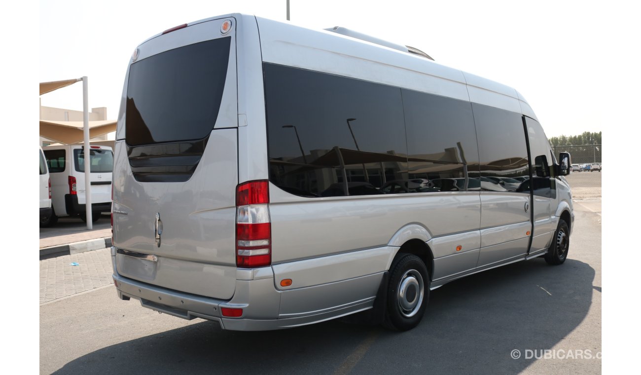 مرسيدس بنز سبرينتر 21 SEATER LUXURY PASSENGER VAN 2015 LOW MILEAGE WITH GCC SPECS