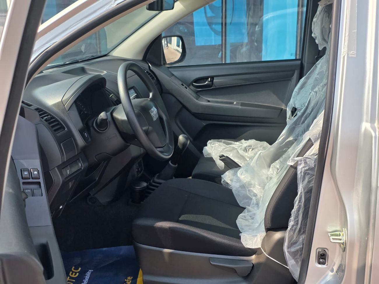 إيسوزو D ماكس 1.9L (4x2) Single Cab (2 Doors) MY 2025 - Made in India