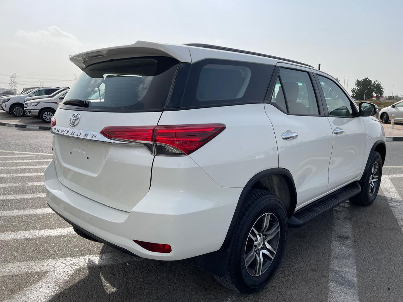 Toyota Fortuner Toyota Fortuner 2019 white colour Petro engine 2.7 3x4 Gcc specs fully automatic LHD Gulf specs