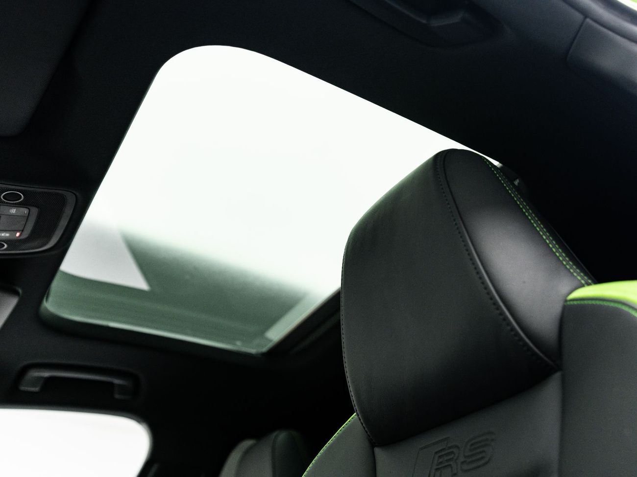 Audi RS3 TFSI quattro 2.5L Sedan 2022 Audi RS3, 2.5 TC I5, AWD, 400bhp, 7 Speed Automatic