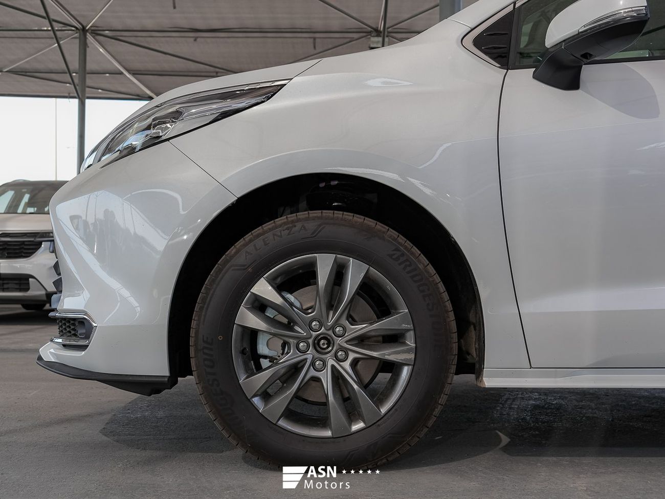 Toyota Sienna 2.5L Dual-Engine 2WD Comfort Edition 2025 (Export Price)