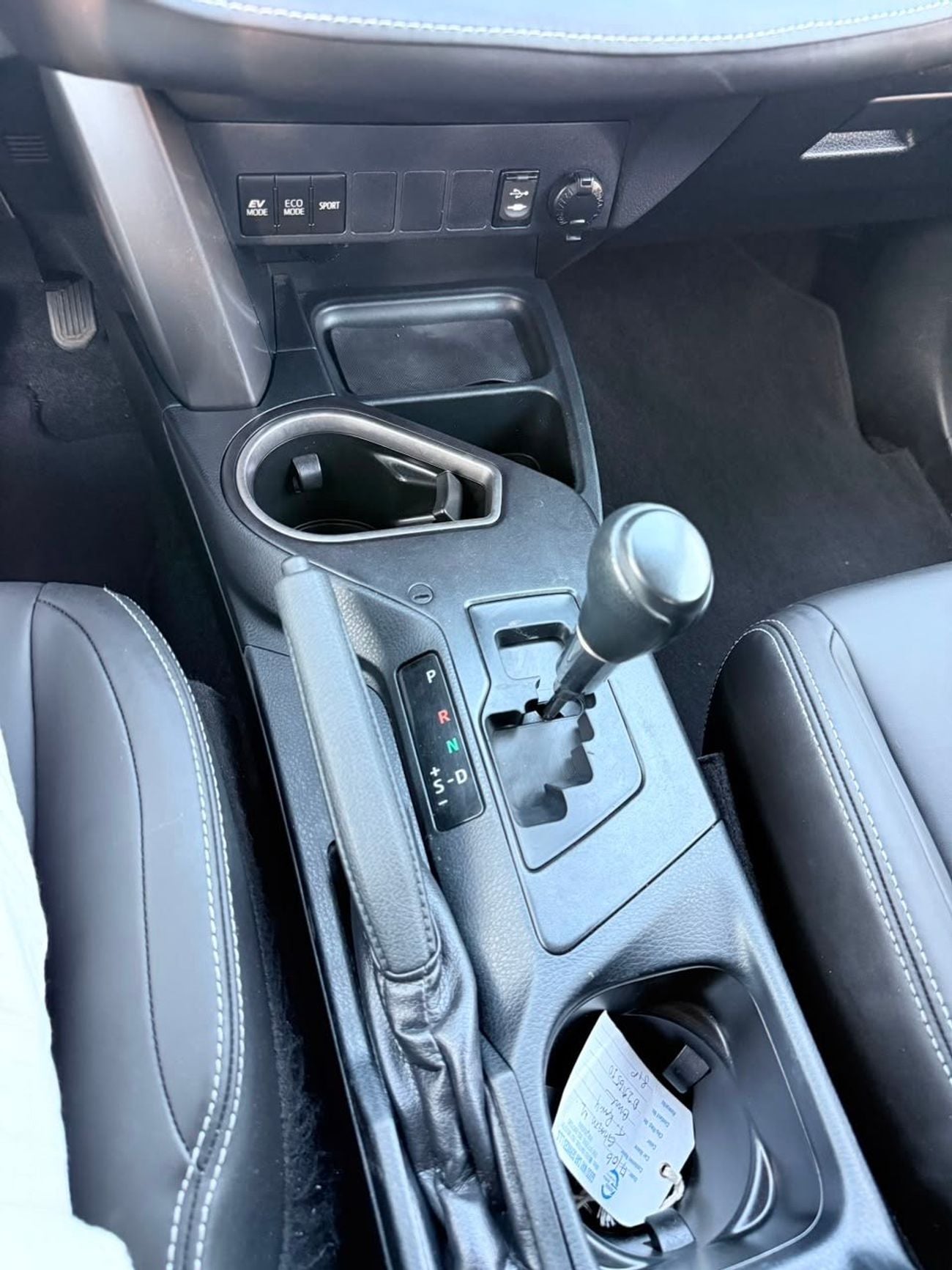 Toyota RAV4 2018 model LE hybrid