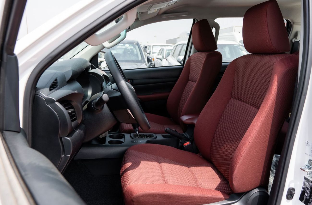 تويوتا هيلوكس 2025 Toyota Hilux DLX 2.7L AT Petrol (White)