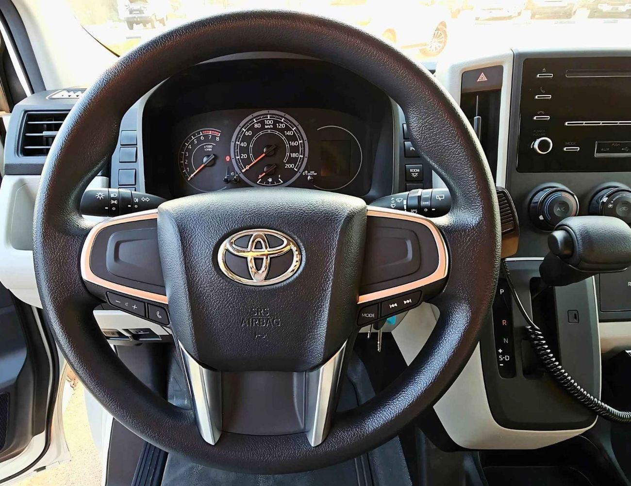 Toyota Hiace 3.5L DX HIGHROOF / V6 PETROL, A/T, EMERGENCY MEDICAL AMBULANCE (CODE # AMBULANCE)