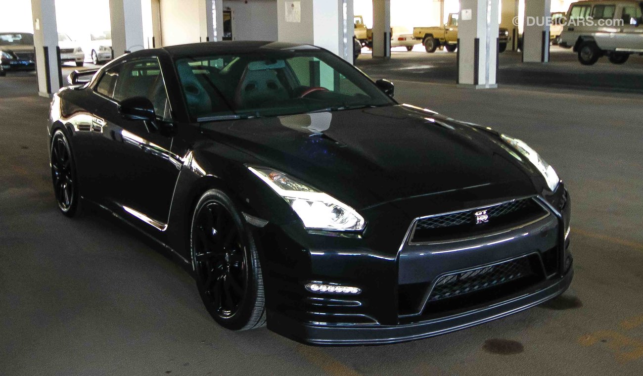 Nissan GT-R