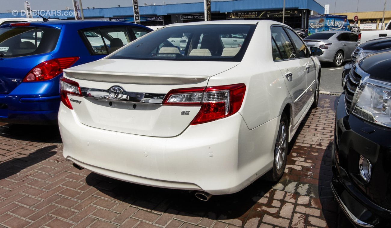 Toyota Camry SE