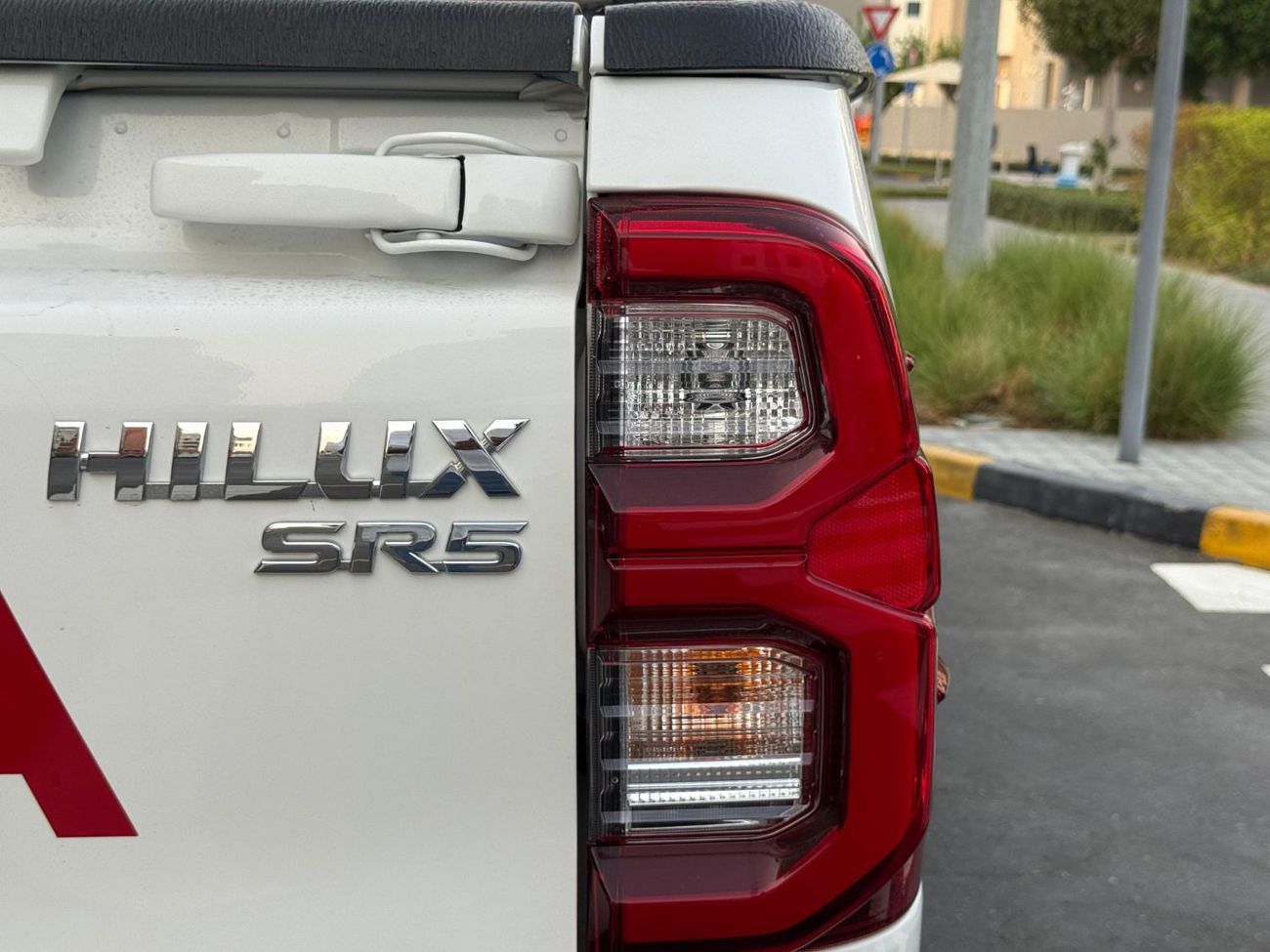 Toyota Hilux Toyota Hilux 4x4 2.4L full Option automatic gearbox