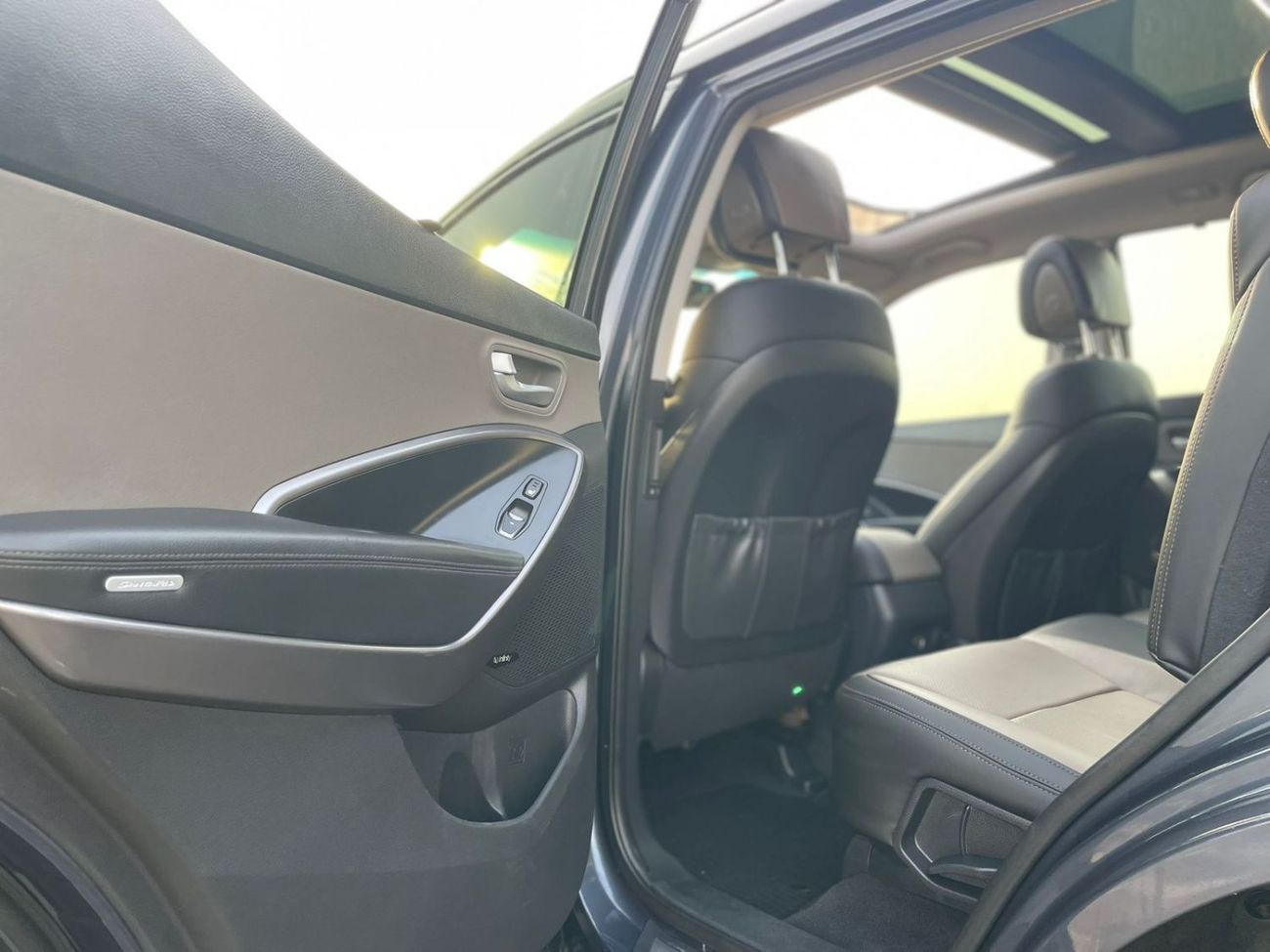 هيونداي سانتا في 2015 Hyundai Santa Fe Sports Ultimate Full Option Panoramic - 2.0L V4 Turbo - AWD 4x4 - Full Screen