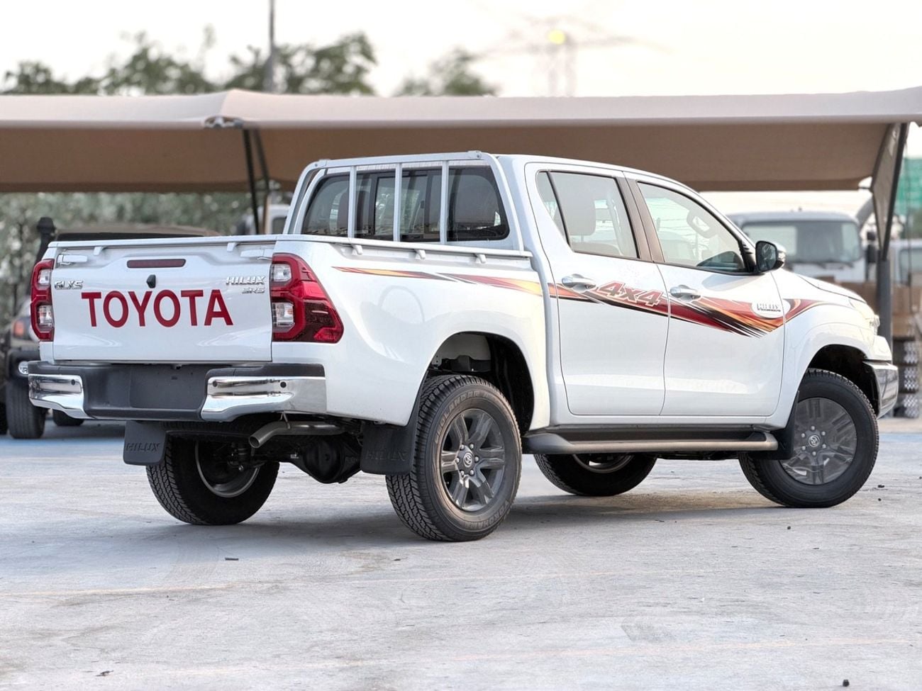 Toyota Hilux SGLX TOYOTA HILUX (GUN125) 2.4L Pick-up 4WD 4Doors