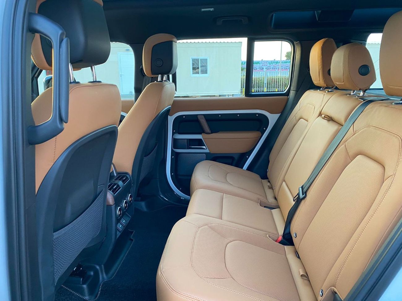 Land Rover Defender GCC SPEC 22 INCH RIMS GCC SPEC UNDER WARRANTY