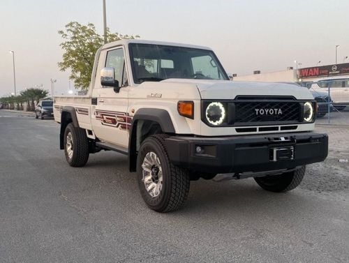 Toyota Land Cruiser Pick Up 4.0L M/T Full Option