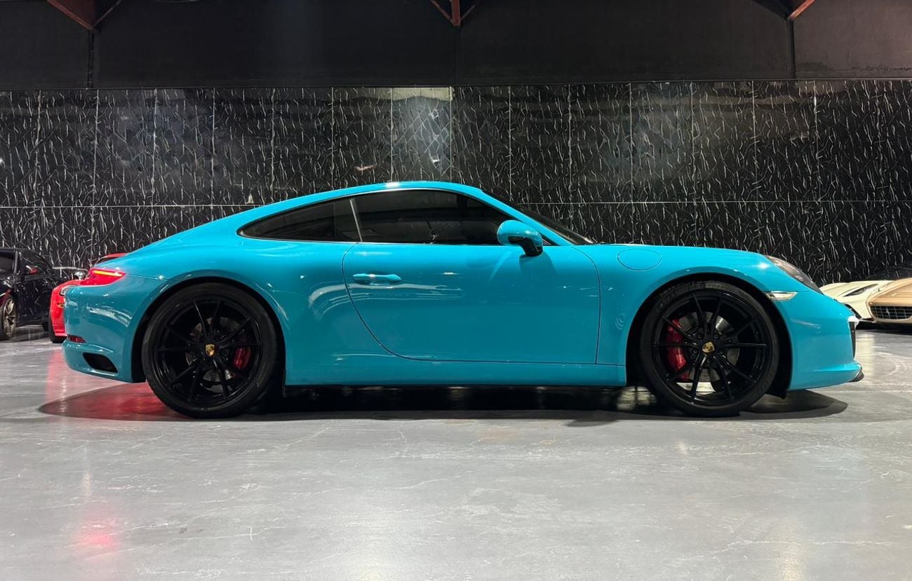 Porsche 911 Carrera S 3.0L (420 HP) Coupe