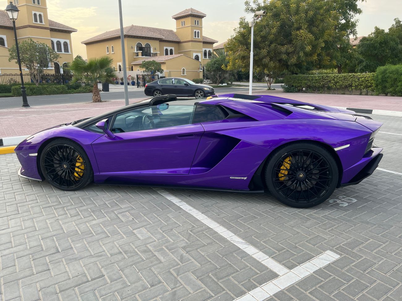 لامبورغيني أفينتادور Aventador S Roadster GCC Warranty