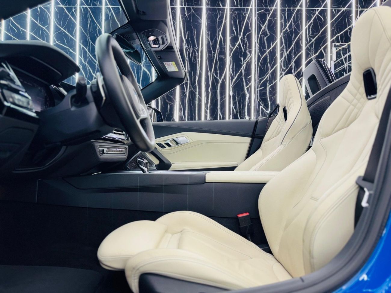 BMW Z4 M40i 3.0L 2019 BMW Z4 M40i Roadster, Warranty, 335 HP, Excellent Condition, GCC