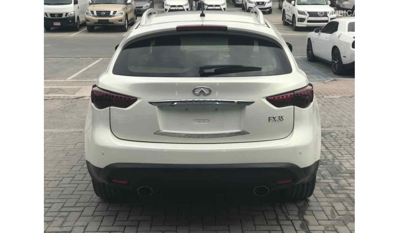 Infiniti FX35