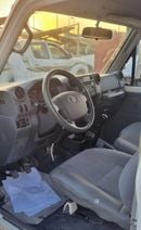 تويوتا لاند كروزر 70 LX diesel v6 manual