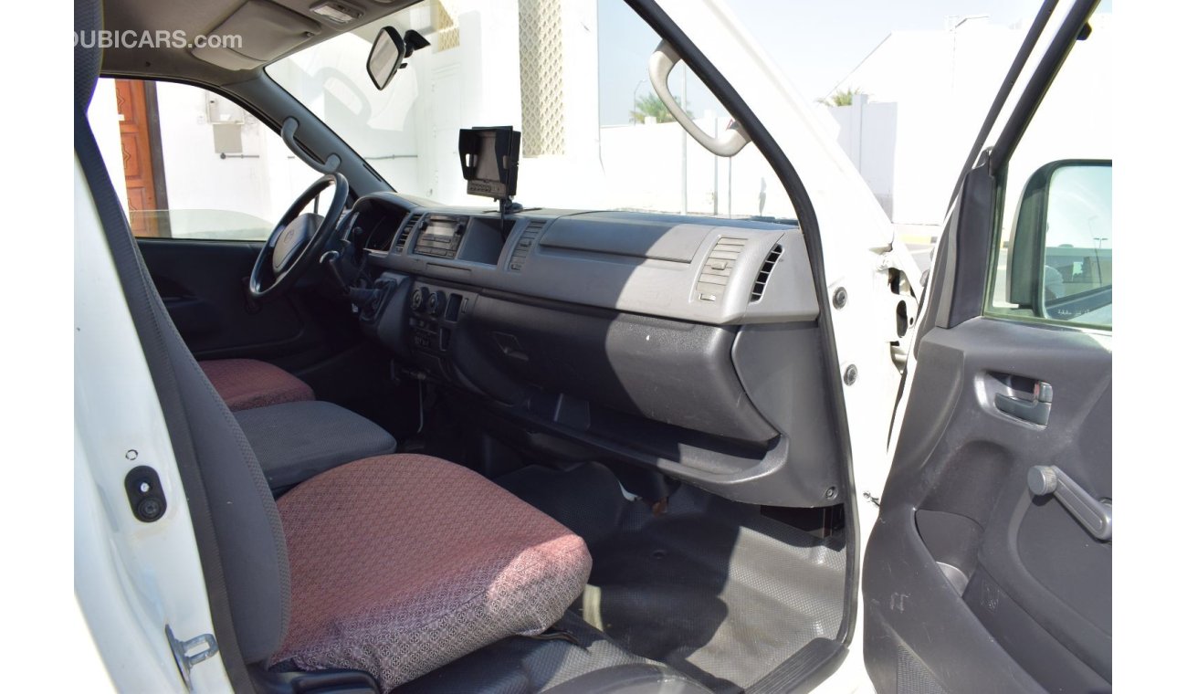 Toyota Hiace GL - High Roof LWB Toyota Hiace Highroof Sortimo Top System Service Van, Model:2013. Excellent condi