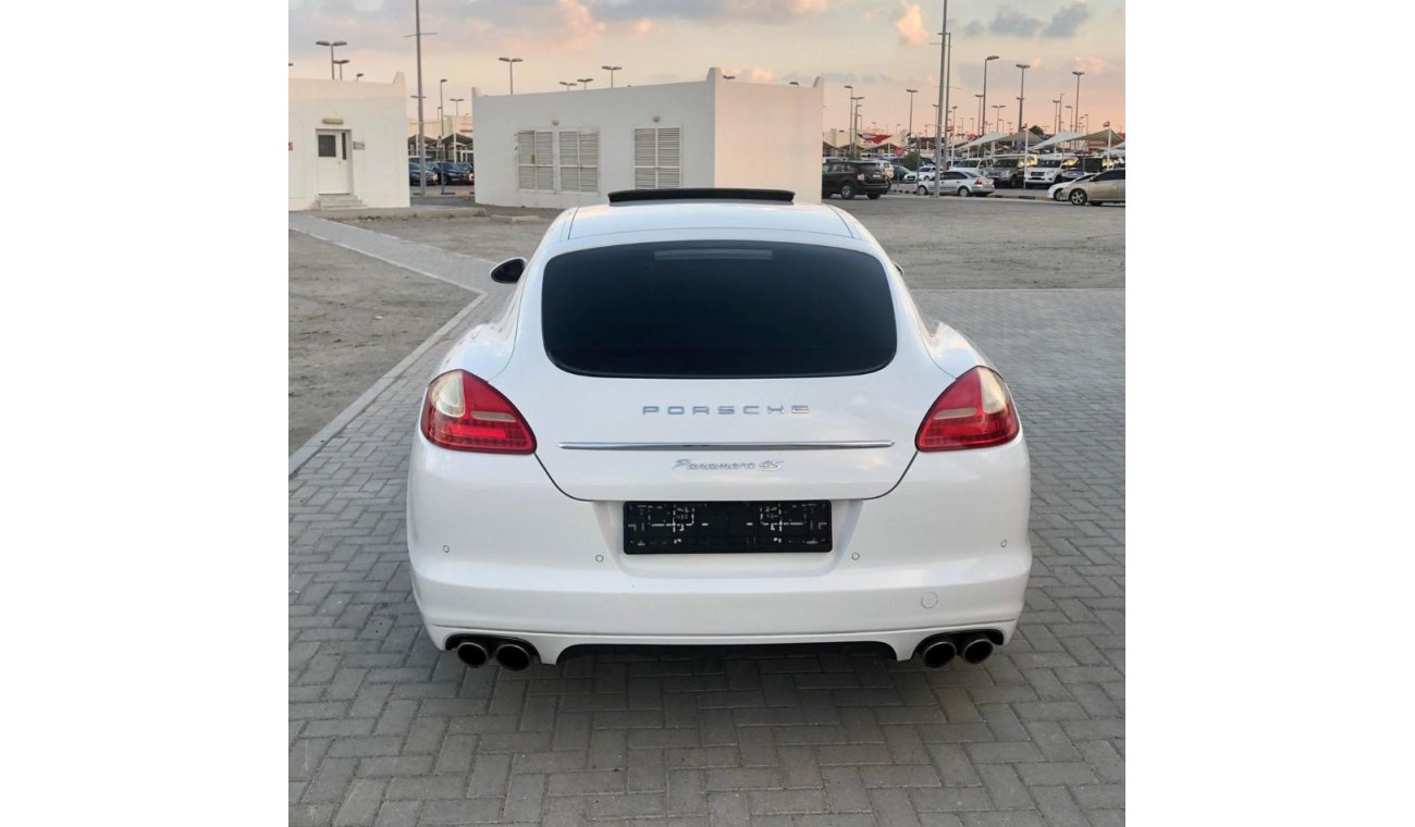 Porsche Panamera S