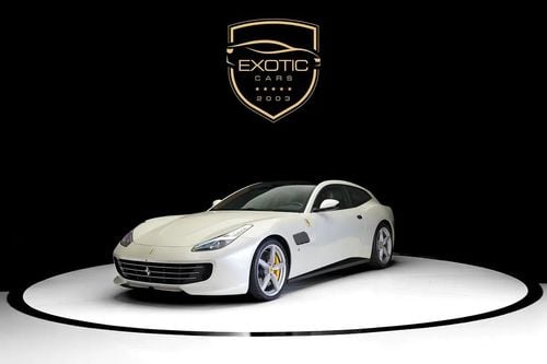 فيراري جي تي سي 4  لوسو LUSSO