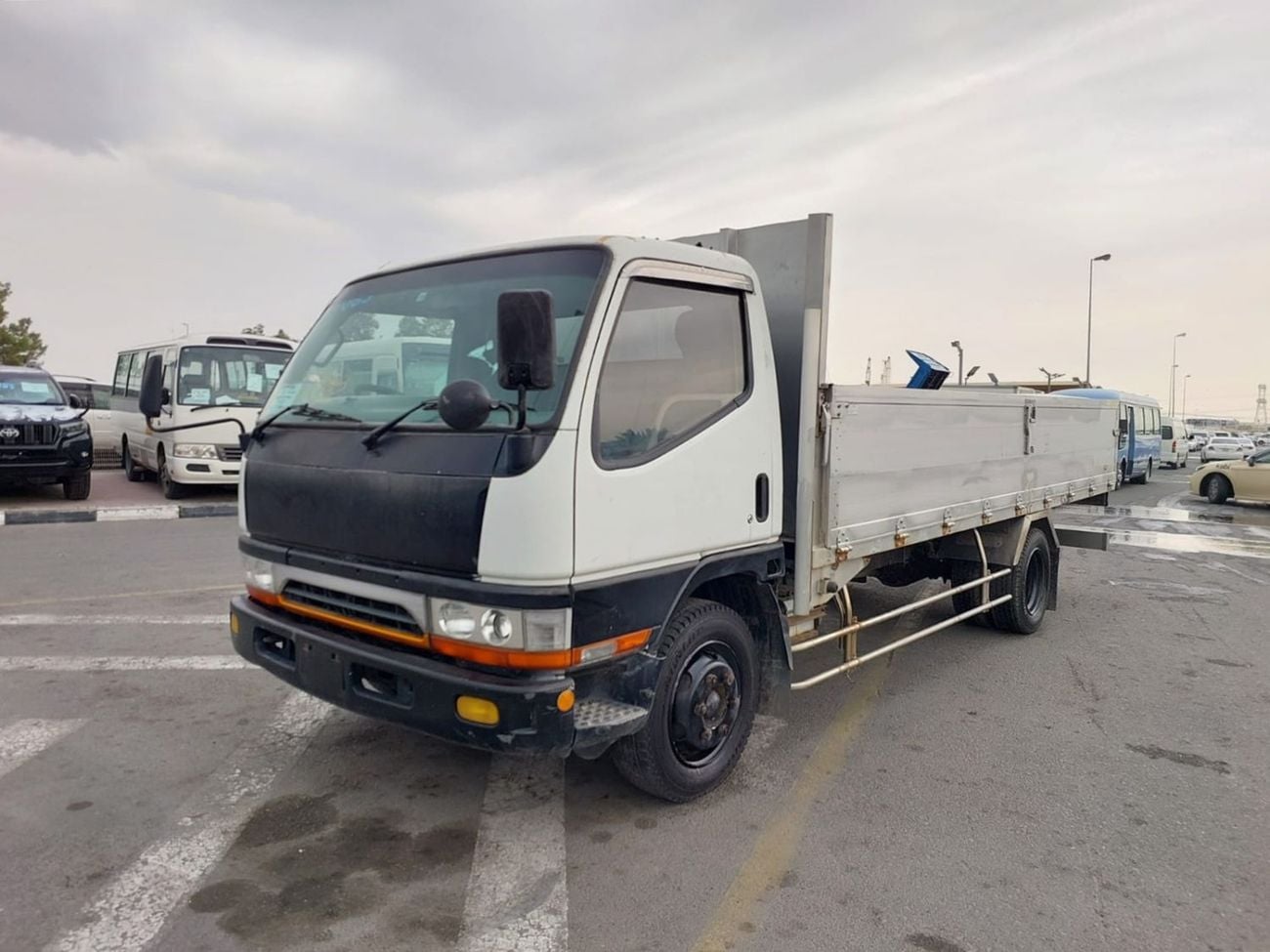 Mitsubishi Fuso Canter (RAMADAN OFFER) MITSUBISHI CANTER TRUCK RHD 1995 MODEL 4.5 L DIESEL MANUAL(PM03195)
