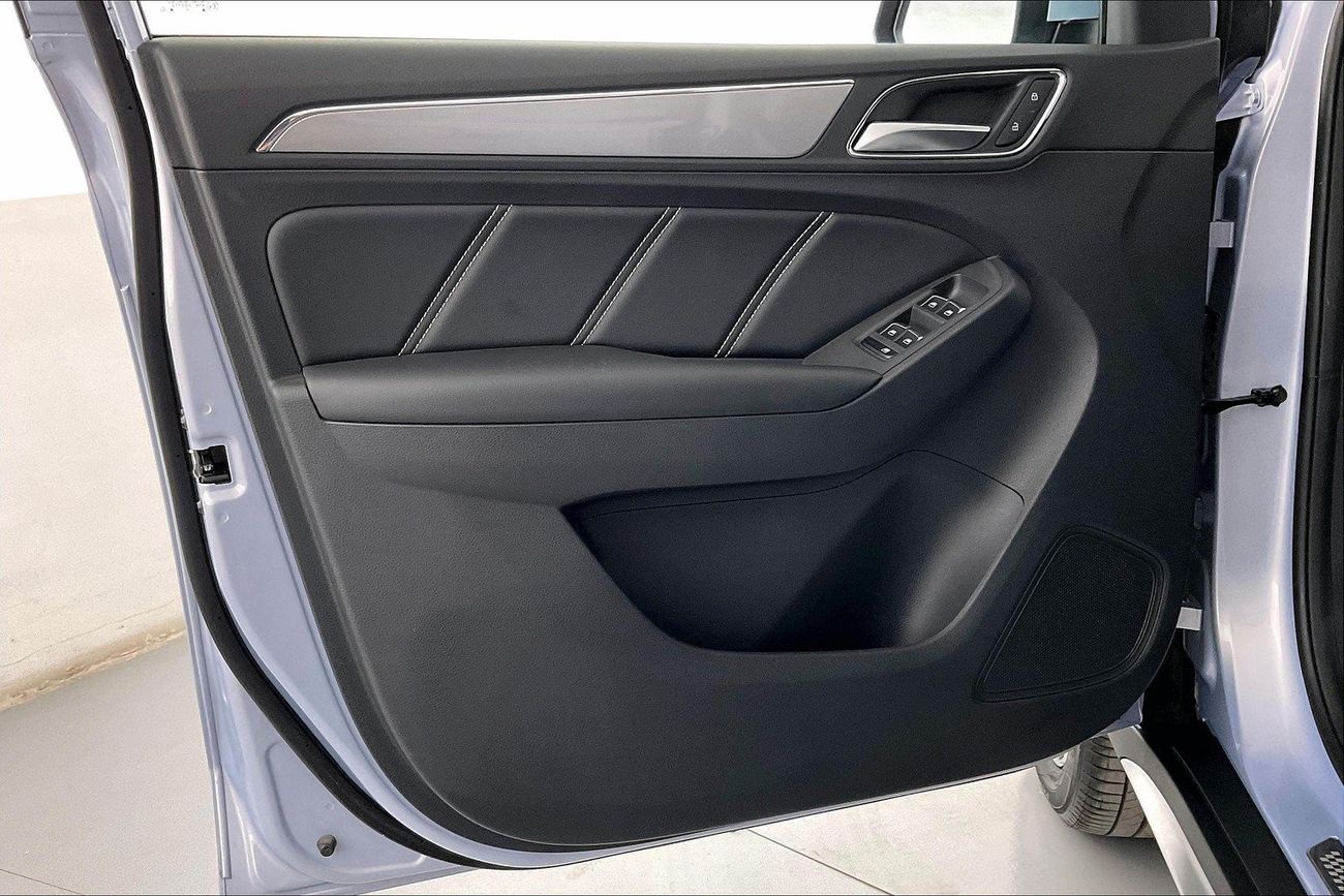 MG HS Trophy | 1 year free warranty | 0 Down Payment