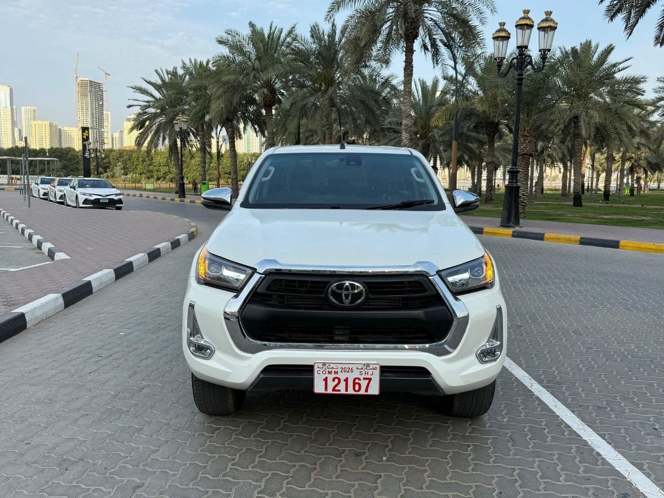 Toyota Hilux SR5 shape