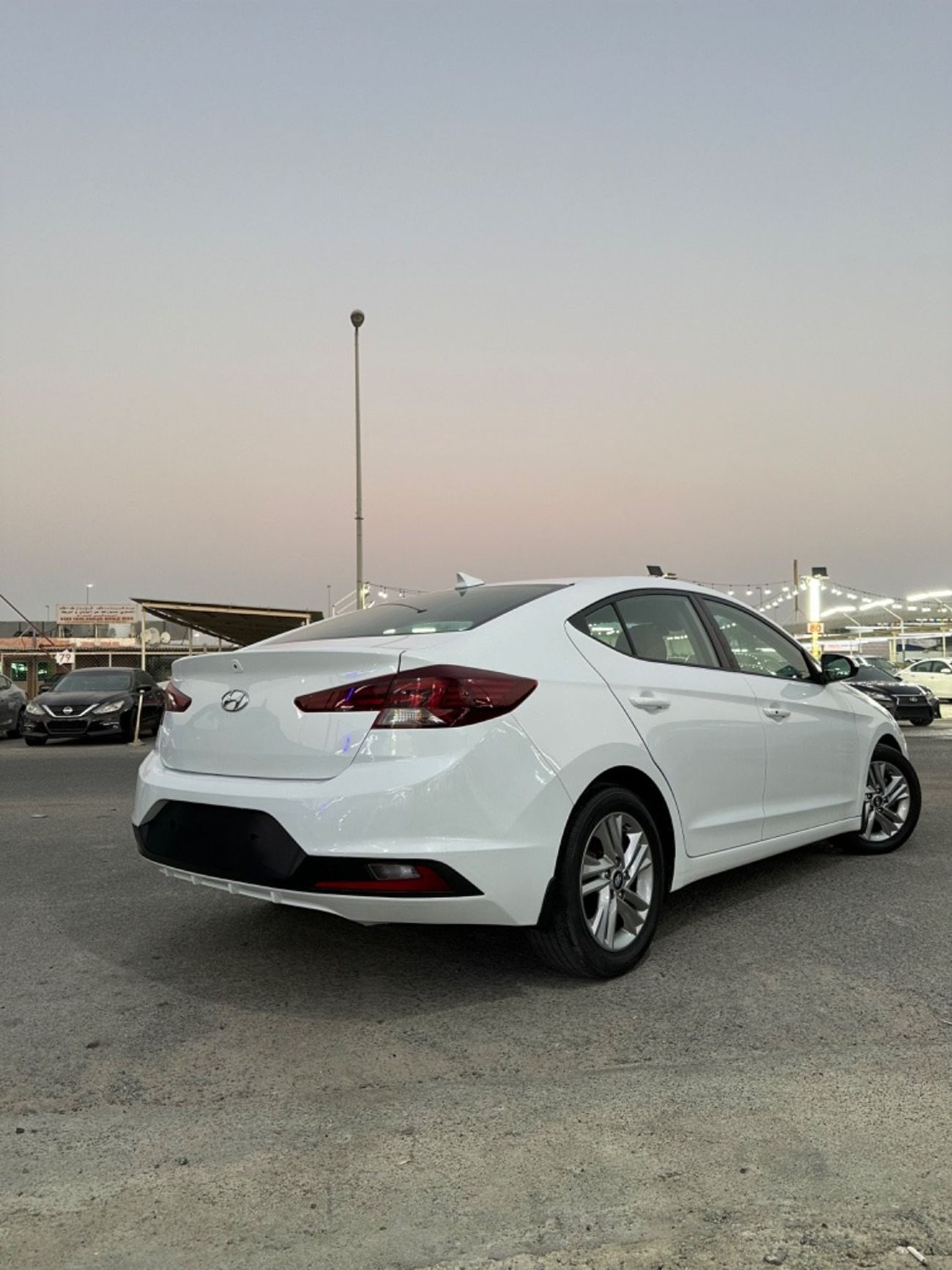 Hyundai Elantra GLS Hyundai Elantra 2021 with engine capacity 2 has a sensor and blind spot lane exit has a sunroof 