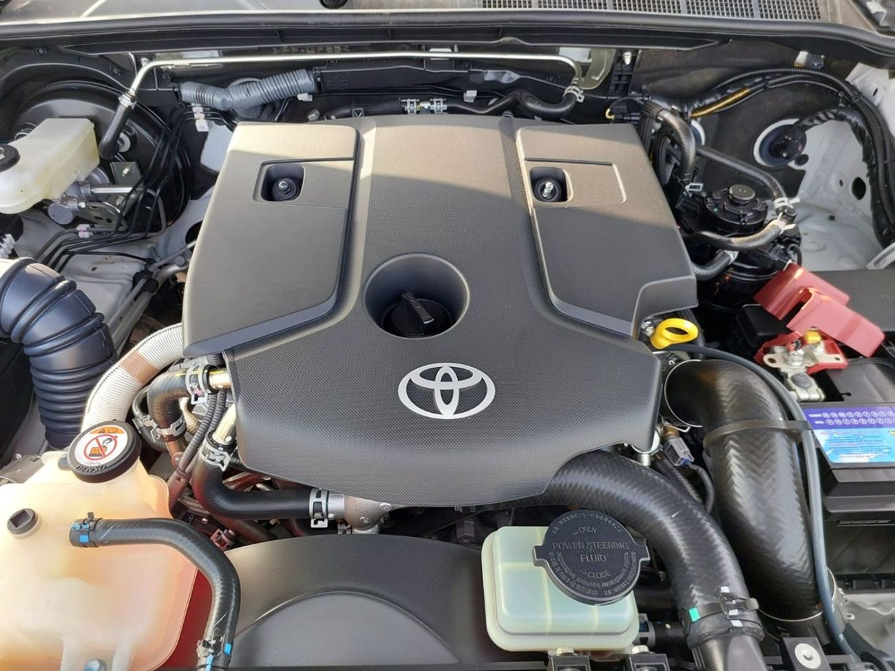 Toyota Hilux (RAMADAN OFFER) TOYOTA HILUX PICKUP RHD 2023 MODEL 2.8 L DIESEL AUTOMATIC(PM81485)